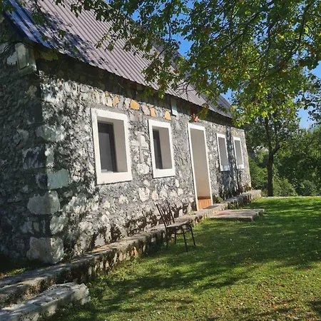 Guest House Emanueli Tropoje Exterior photo